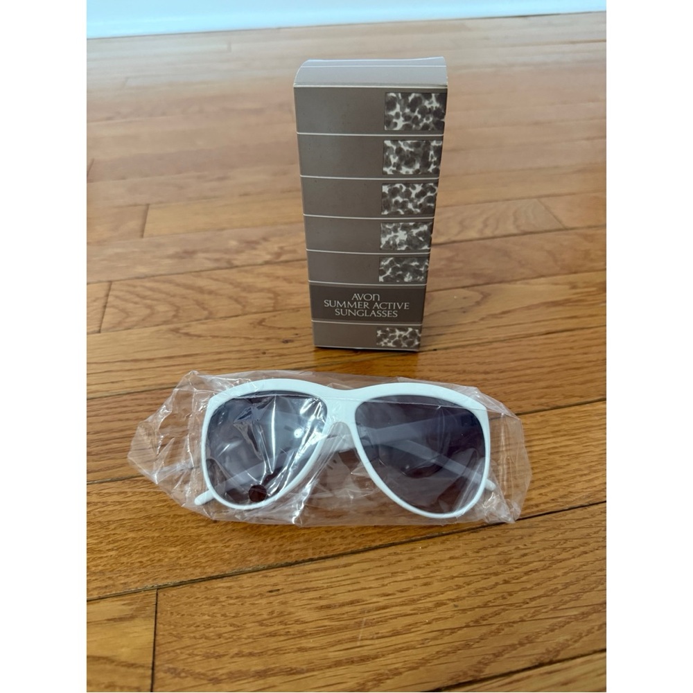 Avon Vintage 1987 White Summer Active Sunglasses - New in Box